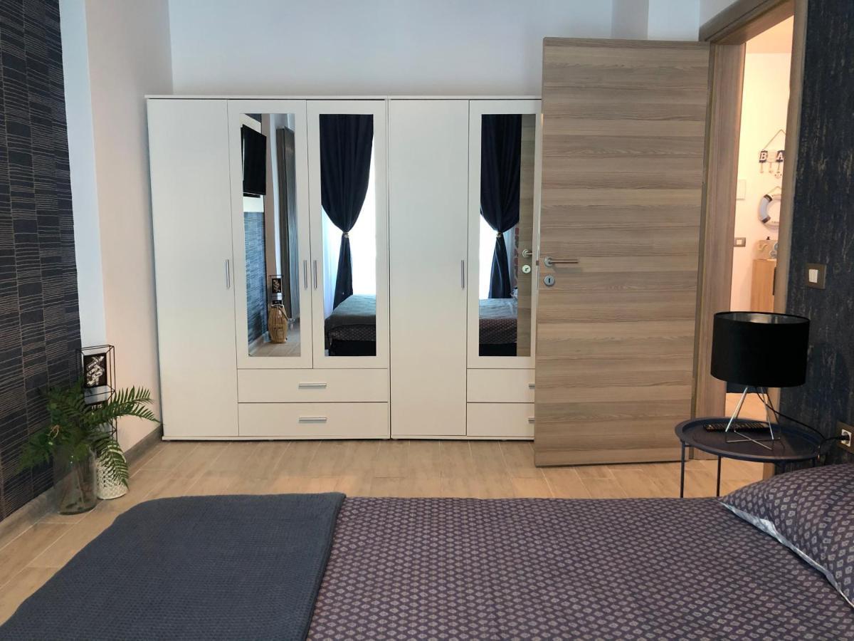 Baby Sea View And Pools Apartment- Mamaia Beach Resort Navodari Exterior photo