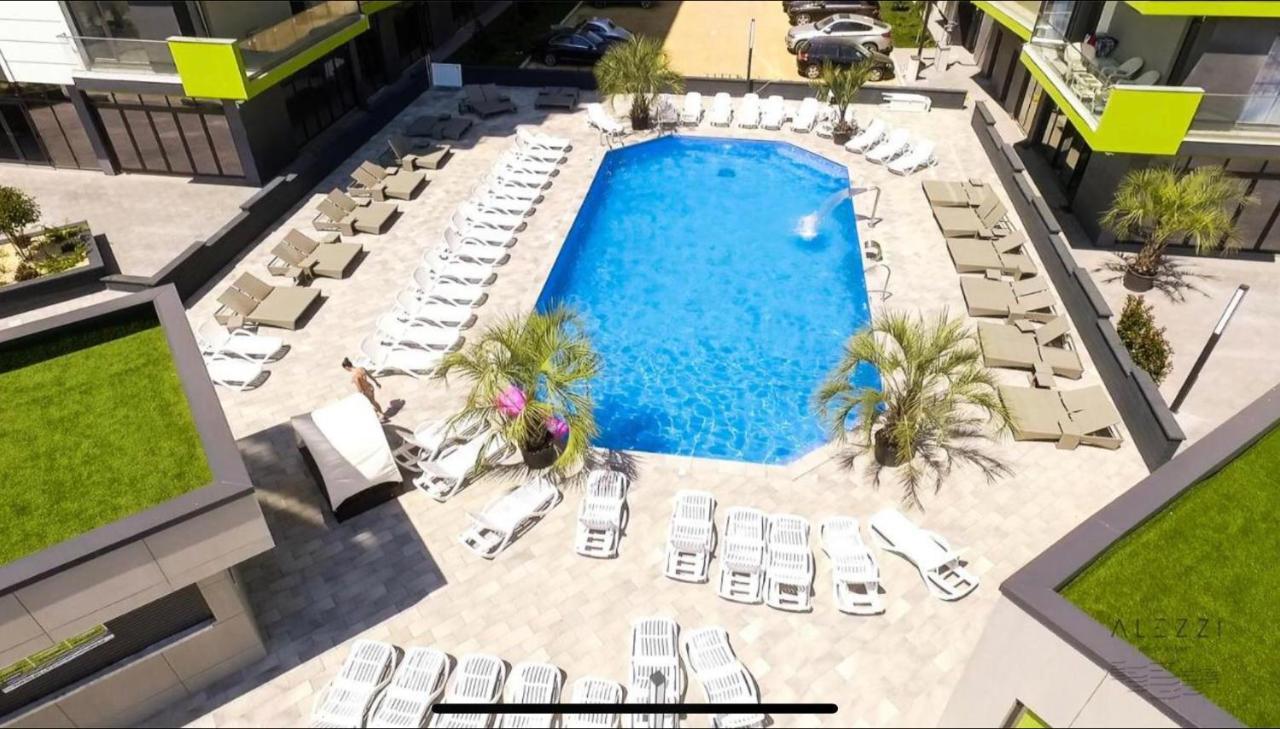 Baby Sea View And Pools Apartment- Mamaia Beach Resort Navodari Exterior photo