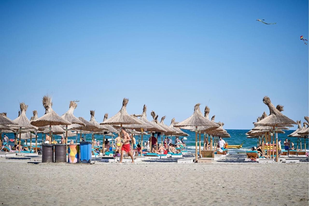 Baby Sea View And Pools Apartment- Mamaia Beach Resort Navodari Exterior photo