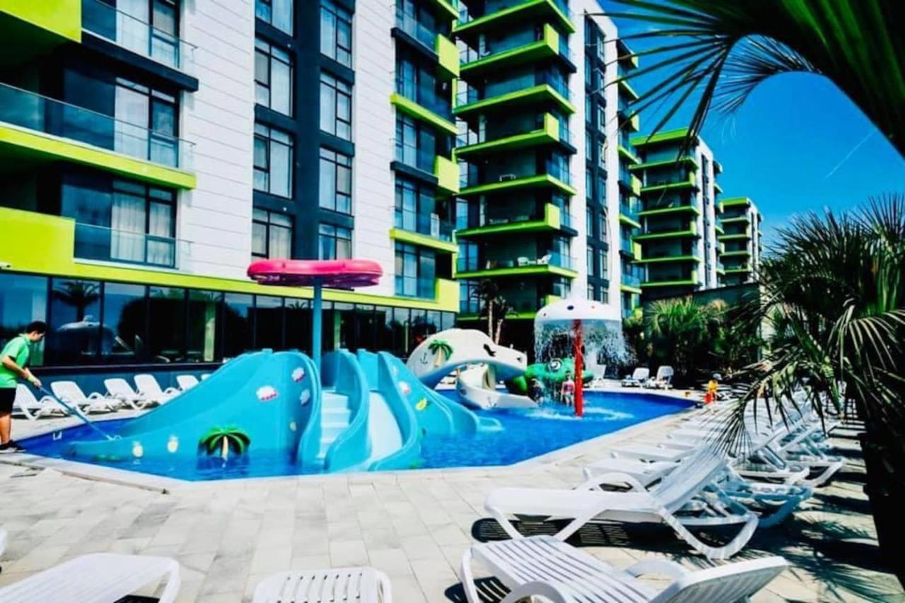 Baby Sea View And Pools Apartment- Mamaia Beach Resort Navodari Exterior photo