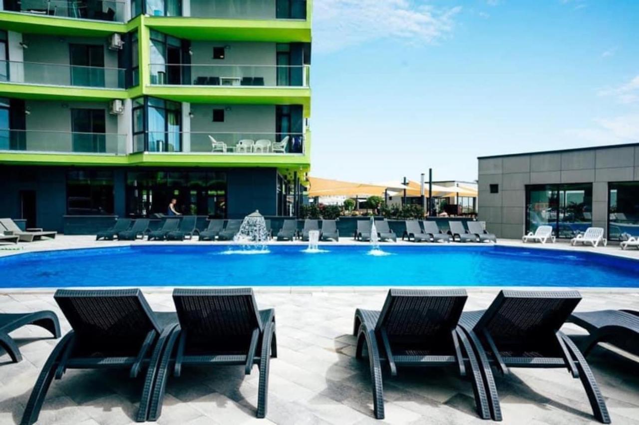 Baby Sea View And Pools Apartment- Mamaia Beach Resort Navodari Exterior photo