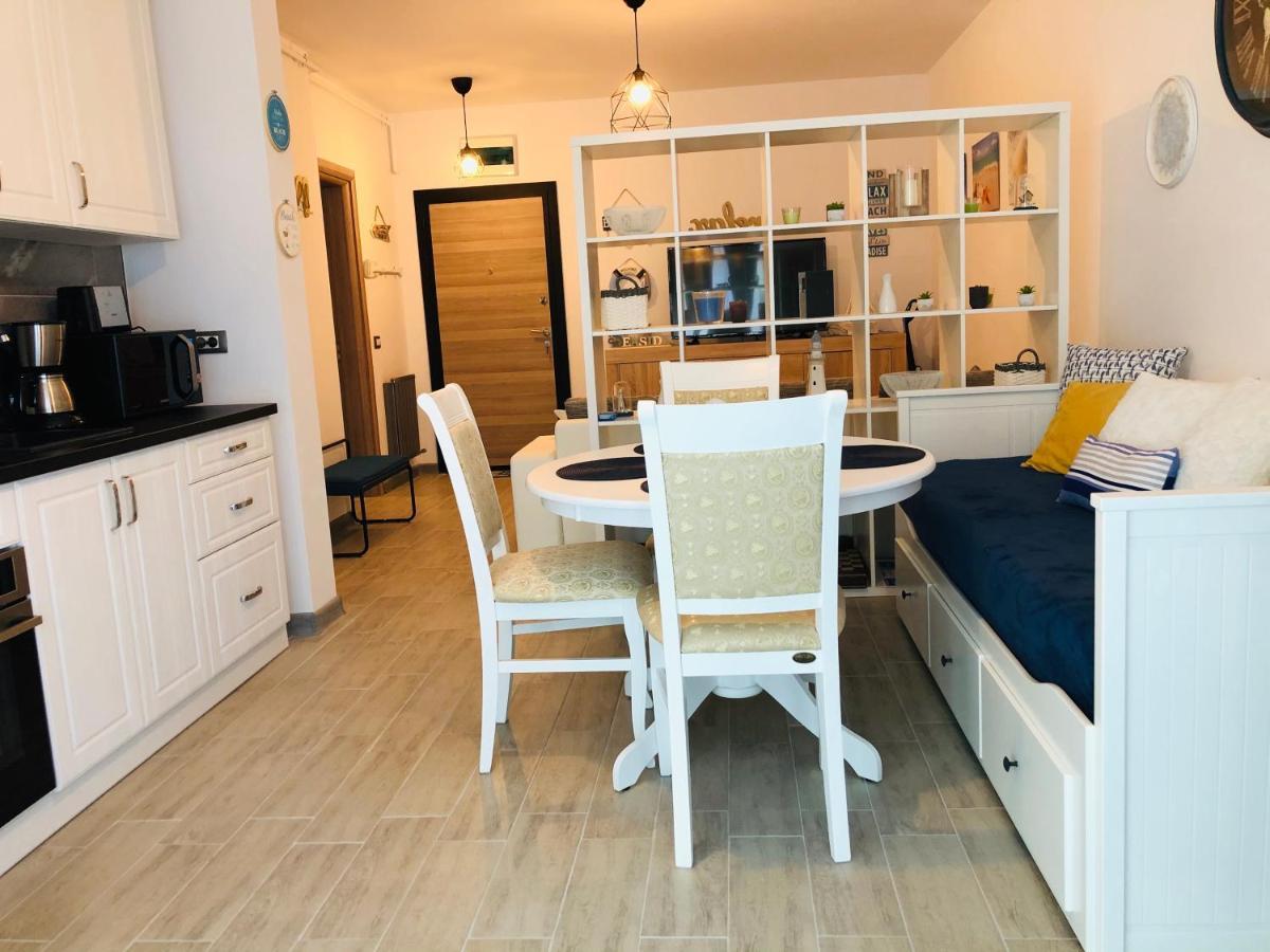 Baby Sea View And Pools Apartment- Mamaia Beach Resort Navodari Exterior photo
