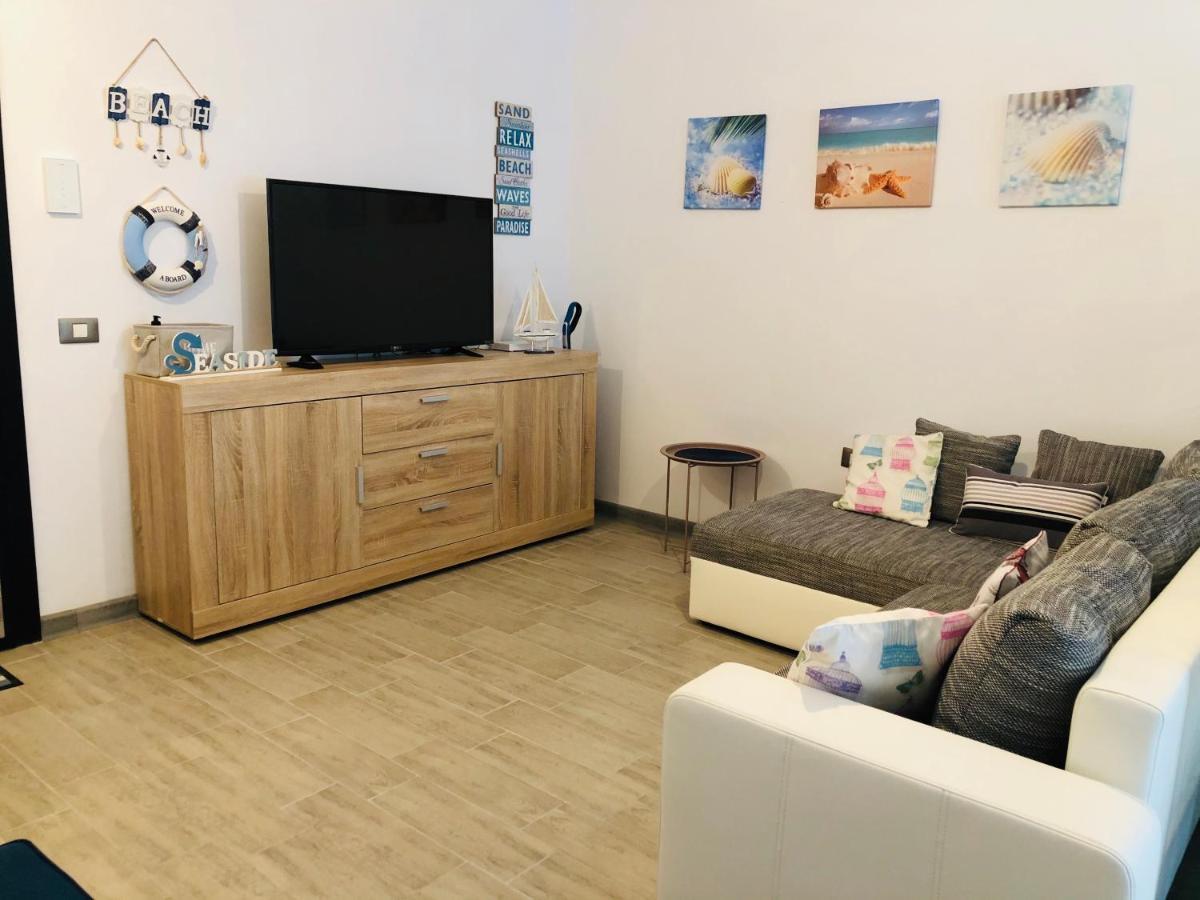 Baby Sea View And Pools Apartment- Mamaia Beach Resort Navodari Exterior photo